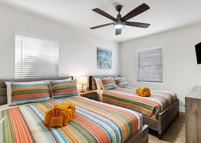 With Heated Pool & Fishing Dock - Steps To - Coral D-1 * Clearwater Beach