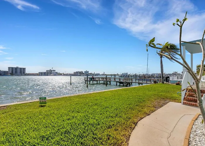 Apartment With Heated Pool & Fishing Dock - Steps To - Coral D-1 Clearwater Beach